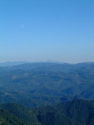 Looking ESE to Mt. Thielsen from Fire Tower